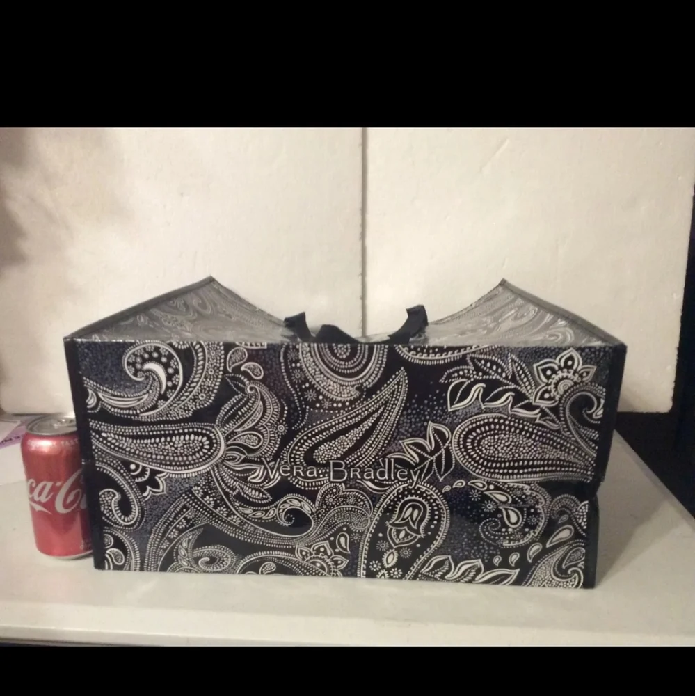 Vera Bradley Black & White Paisley Plush Throw 80x50 with Matching Tote NWT